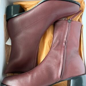 Quince Italian Leather Stretch Sock Bootie Merlot Size 9